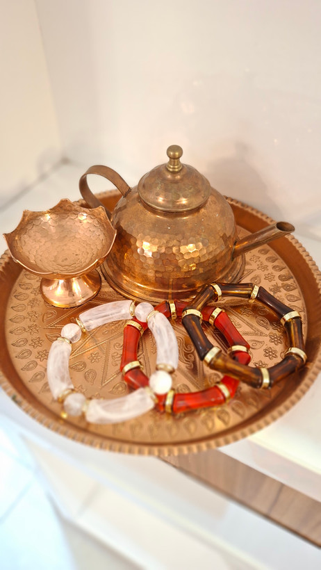 🌺🤍🌺 دخترا واستون دستبند زینتی و کِش دار موجود کردیم✨😍 این دستبند سفید رنگ با کیفیت عالی بوده و رنگ ثابت می باشد. 💯 همراه با استفاده راحت روزانه و مهریان با دست های زیبای شما 🌺🤗 مِثل همیشه ارسال داریم به سراسر کشور نازنین مان، ایران 🚚