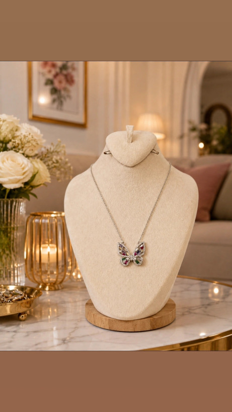 🦋 گردن آویز طرح پروانه ای زیبا 🦋 با جنس بسیار عالی 🌺 تمام جواهر نشان، با رنگبندی بسیار ملیح و چشمگیر 💐 جنس این محصول از استیل ضد زنگ بوده و بدون حساسیت می باشد👌😍 این محصول تضمینی بوده 💯و ارسال به سراسر نقاط کشور وجود دارد 🚚👏🎉
